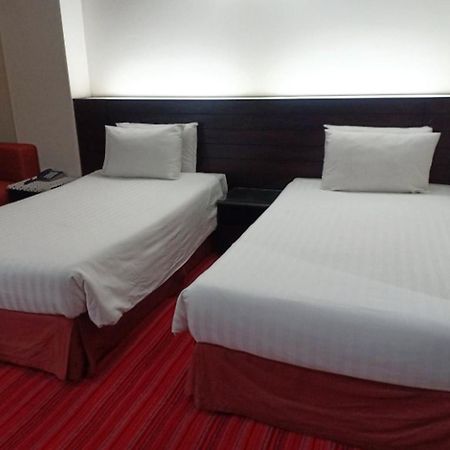 V Verve Service Apartment Hotel Chachoengsao Esterno foto
