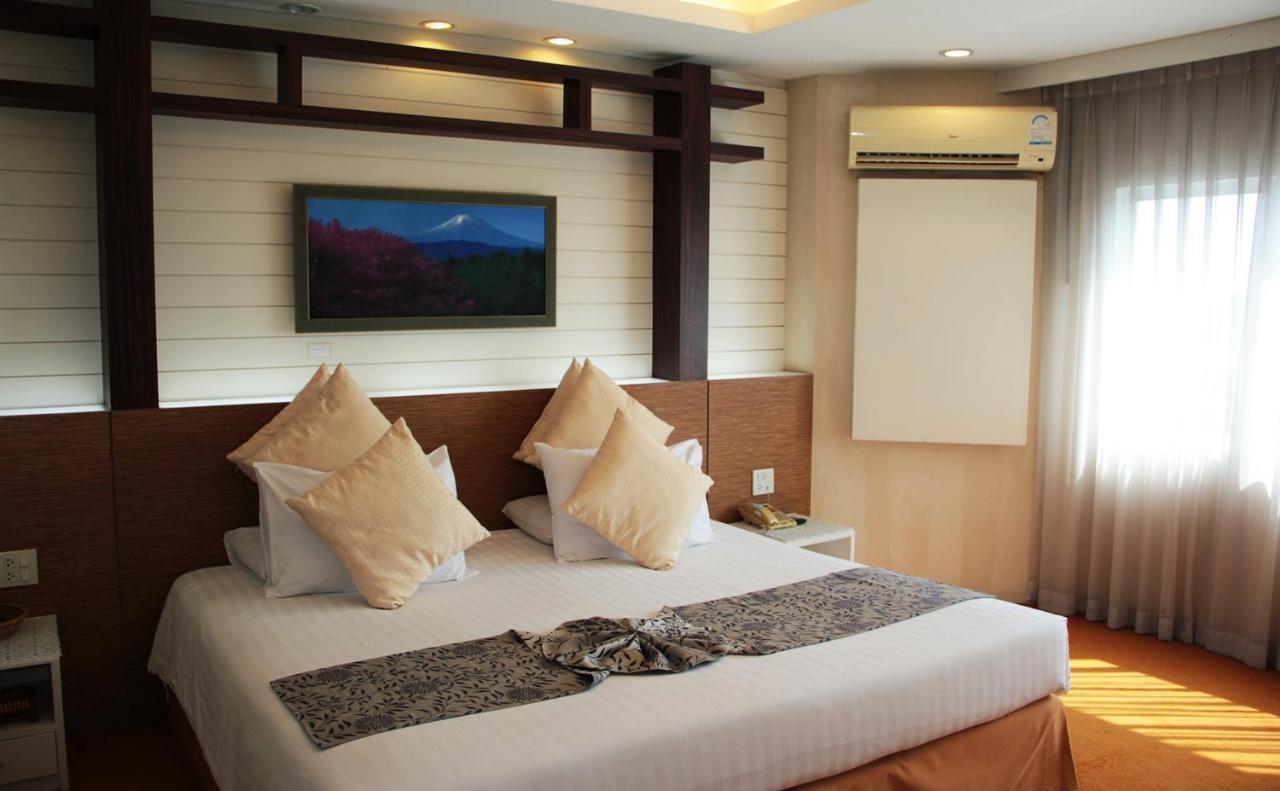 V Verve Service Apartment Hotel Chachoengsao Esterno foto