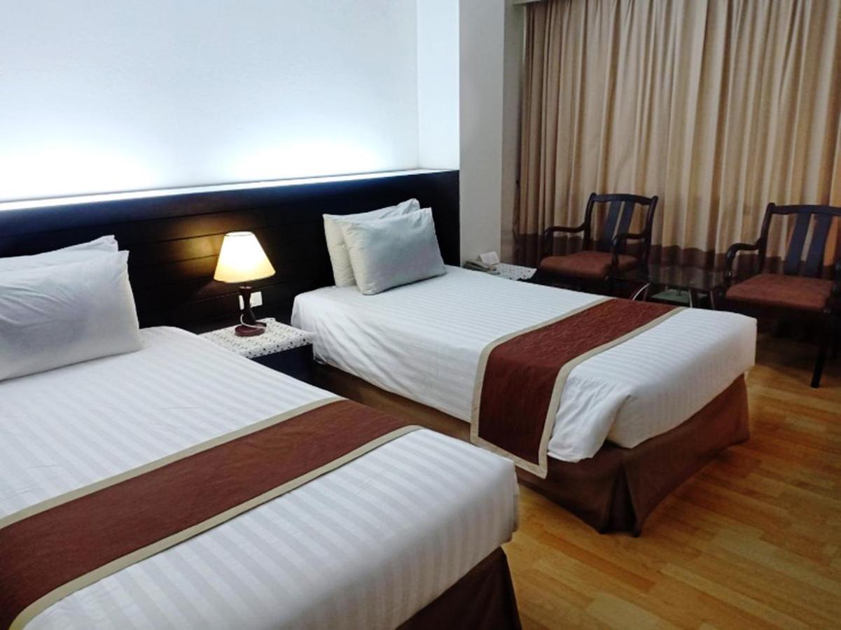 V Verve Service Apartment Hotel Chachoengsao Esterno foto