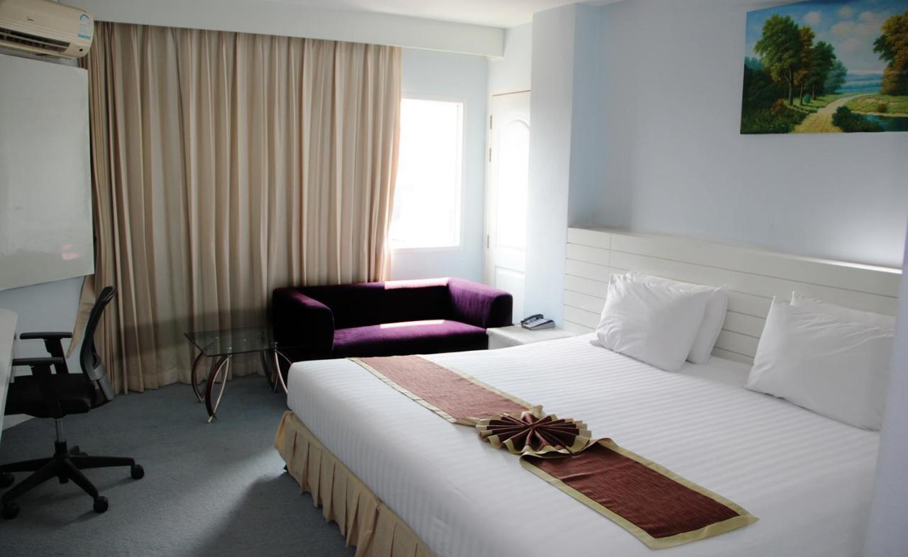 V Verve Service Apartment Hotel Chachoengsao Esterno foto