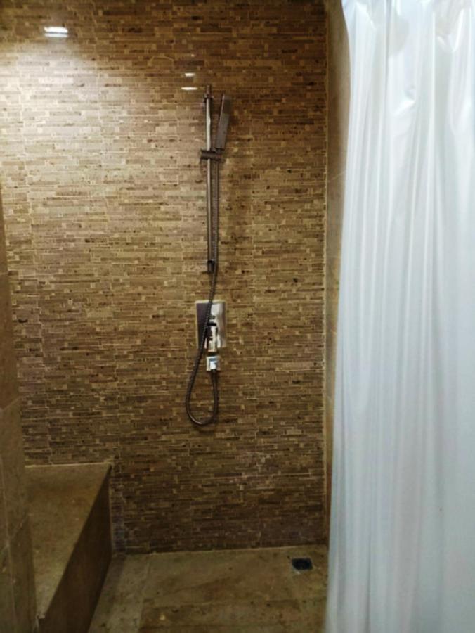 V Verve Service Apartment Hotel Chachoengsao Esterno foto
