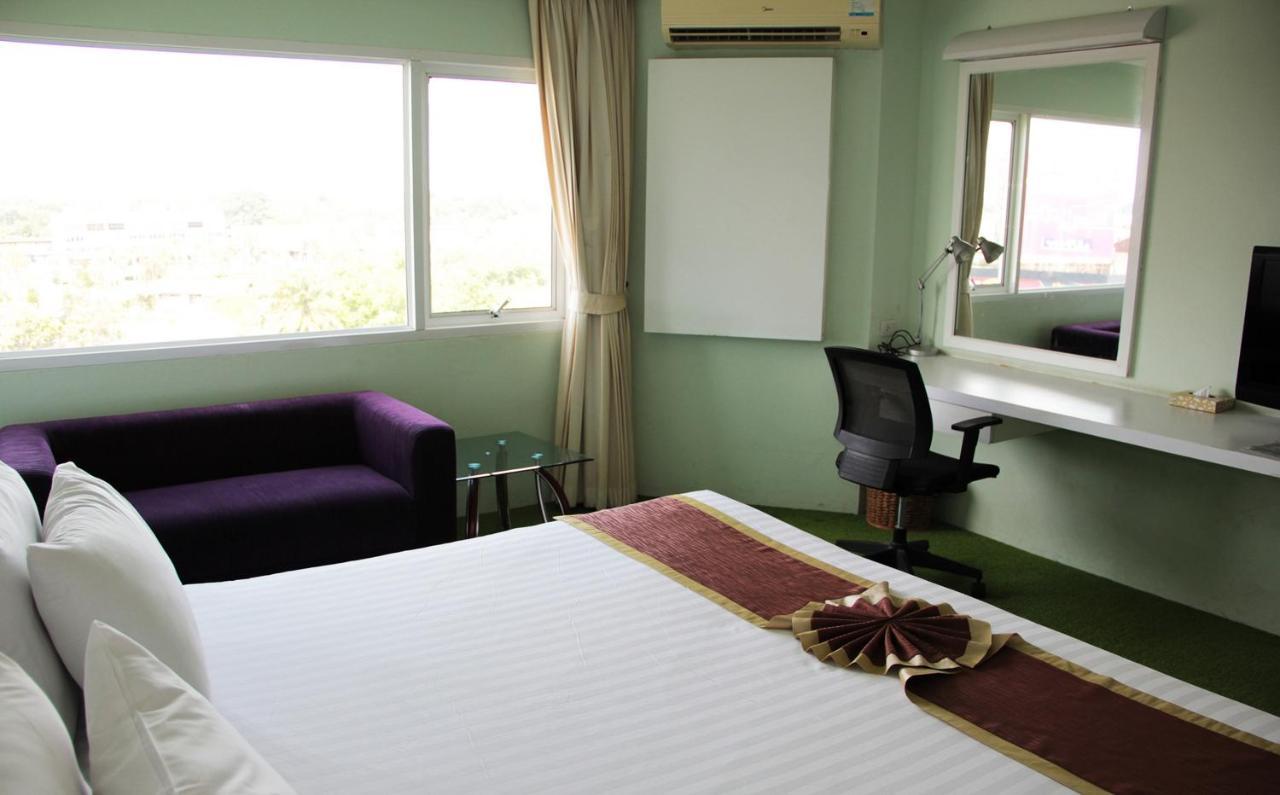 V Verve Service Apartment Hotel Chachoengsao Esterno foto