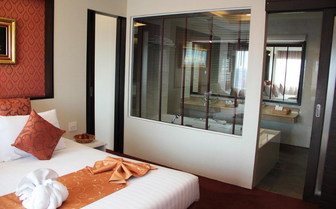 V Verve Service Apartment Hotel Chachoengsao Esterno foto