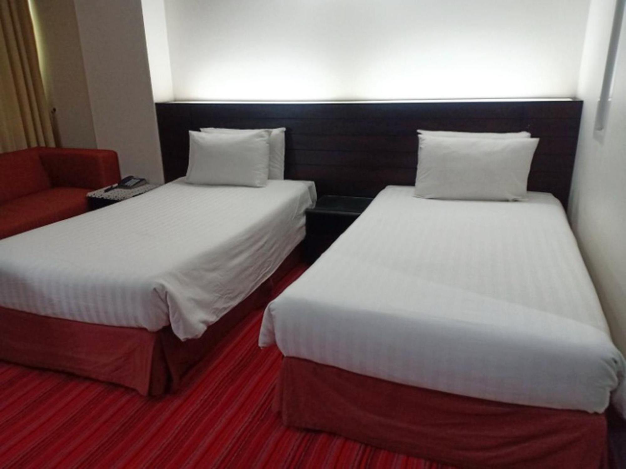 V Verve Service Apartment Hotel Chachoengsao Esterno foto